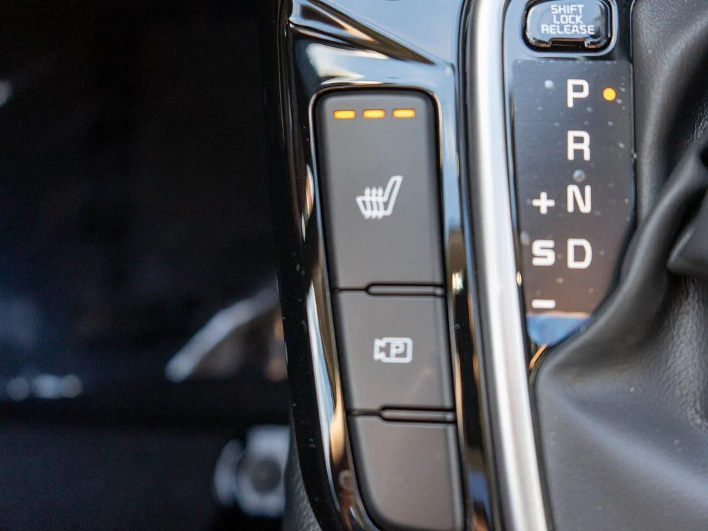 New 2026 Snow White Pearl Kia EX image 25