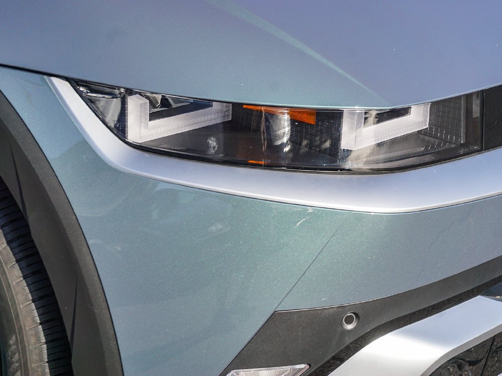 Used 2026 Green Hyundai SE Standard Range image 11