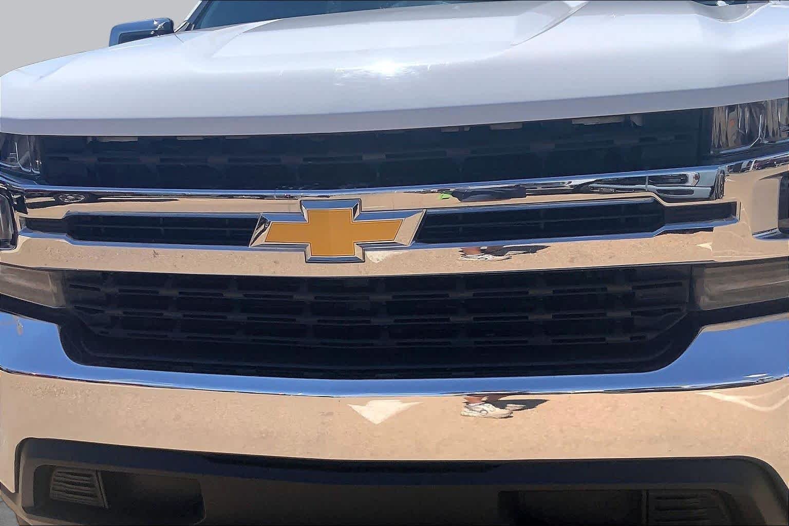 Used 2019 Summit White Chevrolet LT image 30