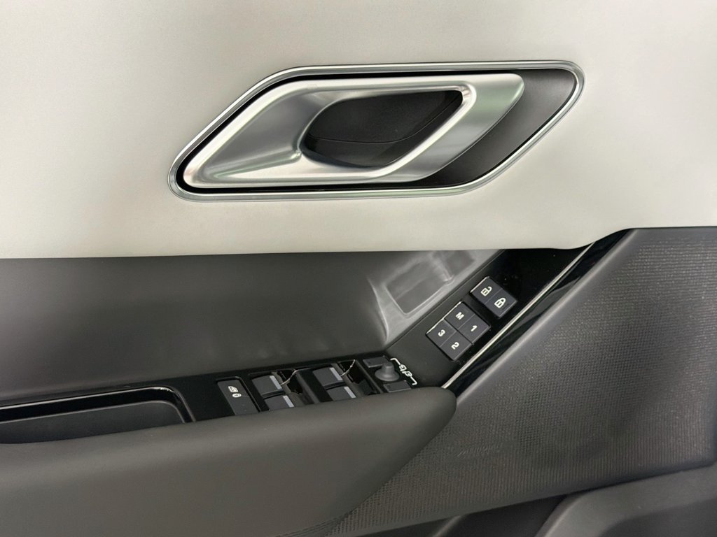 New 2026 Santorini Black Land Rover S image 18