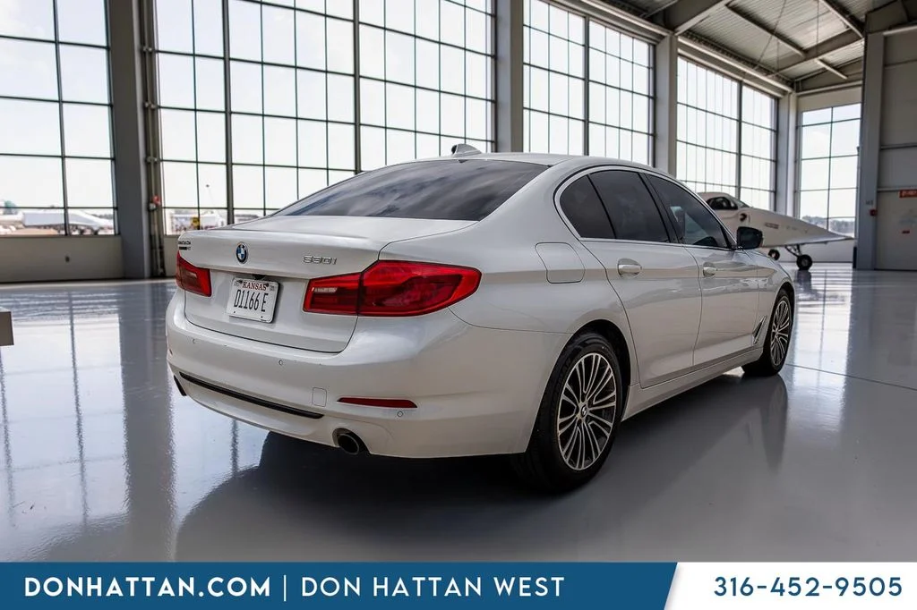 Used 2020 White BMW 530i image 35