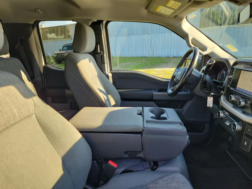 Used 2022 Oxford White Ford XLT image 33