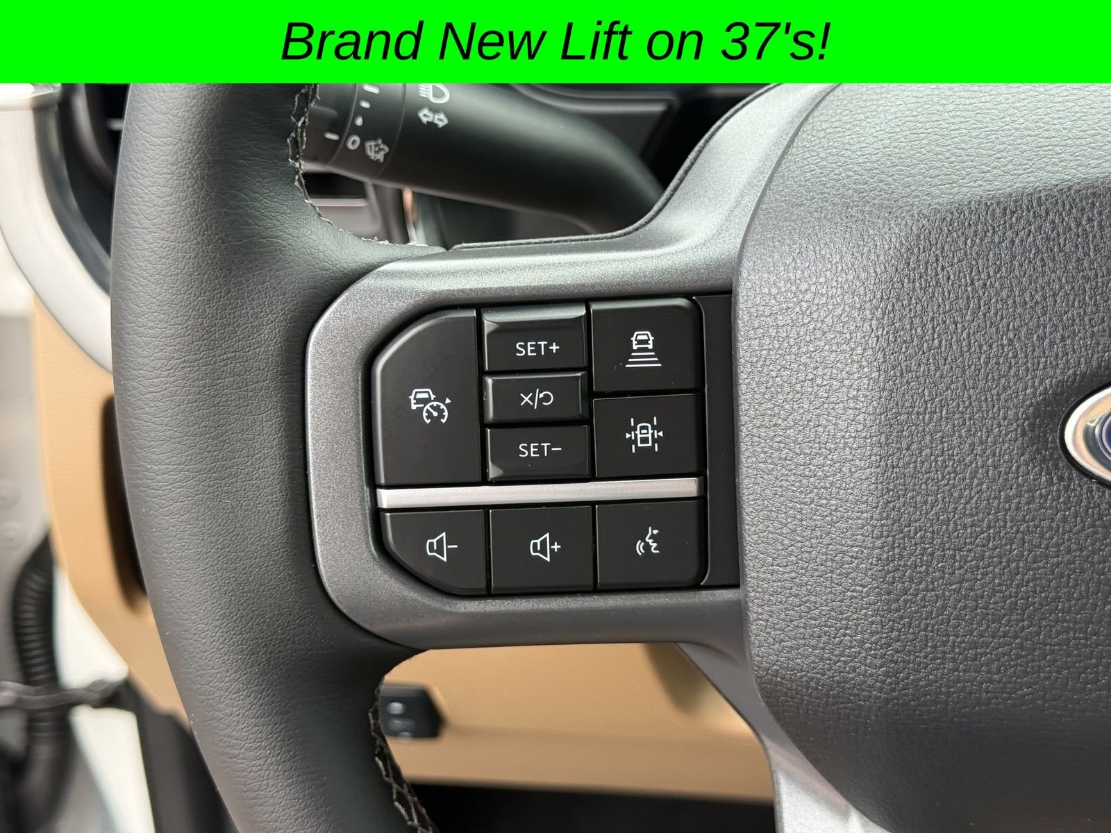 Used 2025 White Ford Lariat image 36