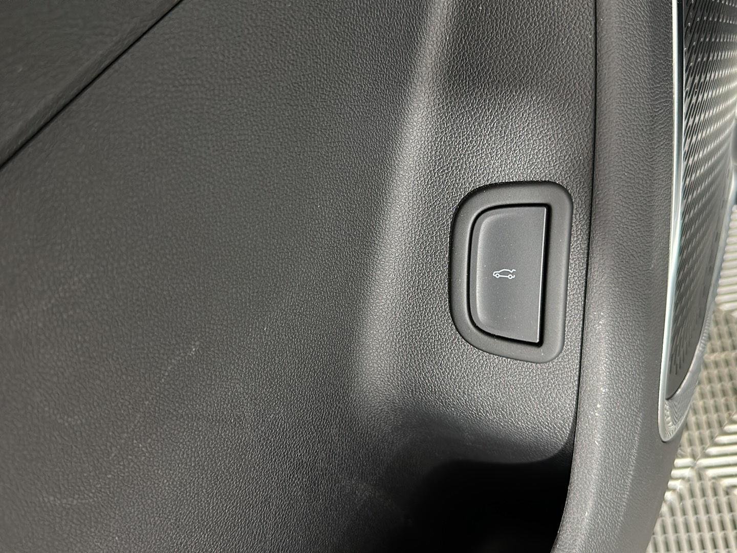 Used 2024 Summit White Chevrolet AWD Z71 image 22
