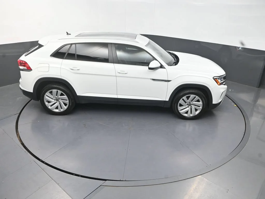 Used 2023 White Volkswagen 3.6L V6 SE w/Technology image 22