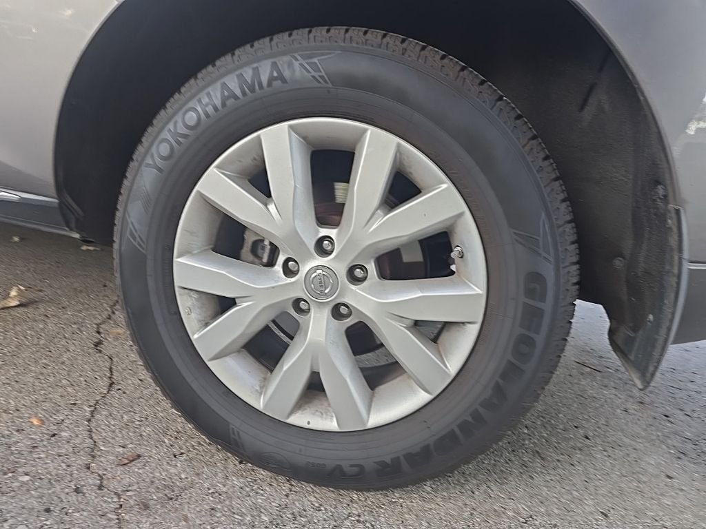 Used 2012 Gray Nissan SV image 11