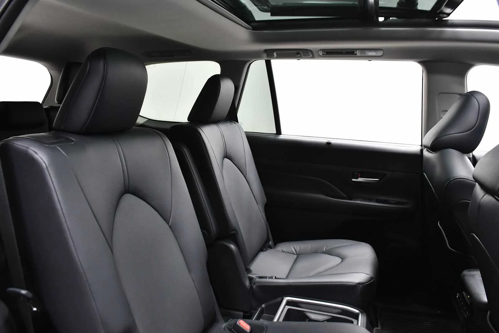 Used 2025 Celestial Silver Metallic Toyota Hybrid XLE image 23