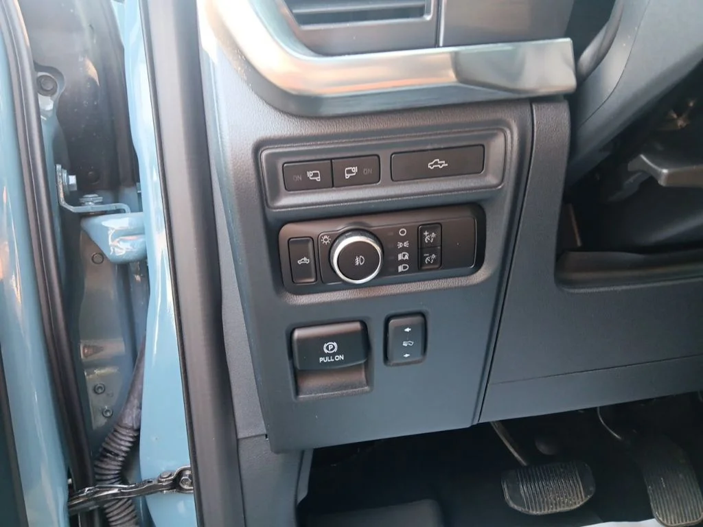Used 2023 Blue Ford Lariat image 16