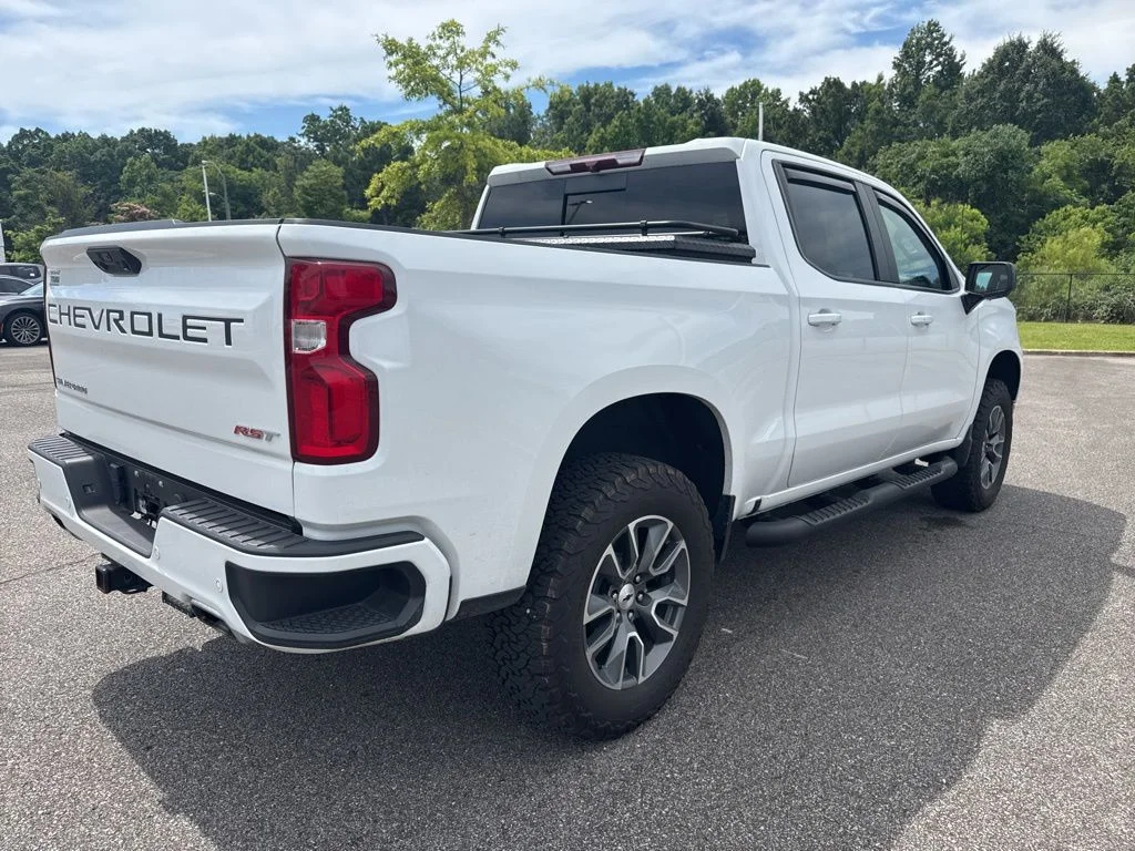 Used 2023 White Chevrolet RST image 3