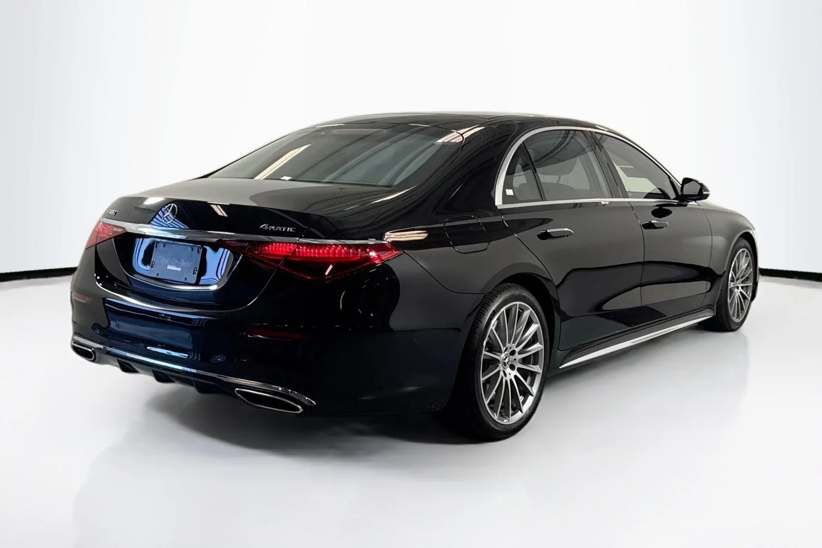Used 2023 Obsidian Black Mercedes-Benz S 580 image 5