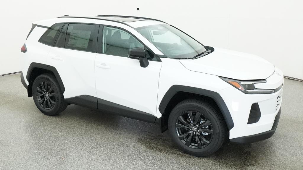 New 2026 Ice Cap Toyota XLE Premium image 12