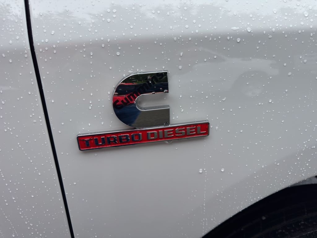 New 2026 Bright White Clear-Coat Exterior Paint RAM Tradesman image 18