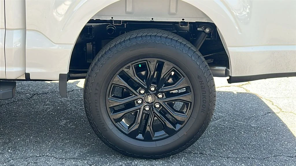 New 2026 Star White Metallic Tri-Coat Ford Lariat® image 7