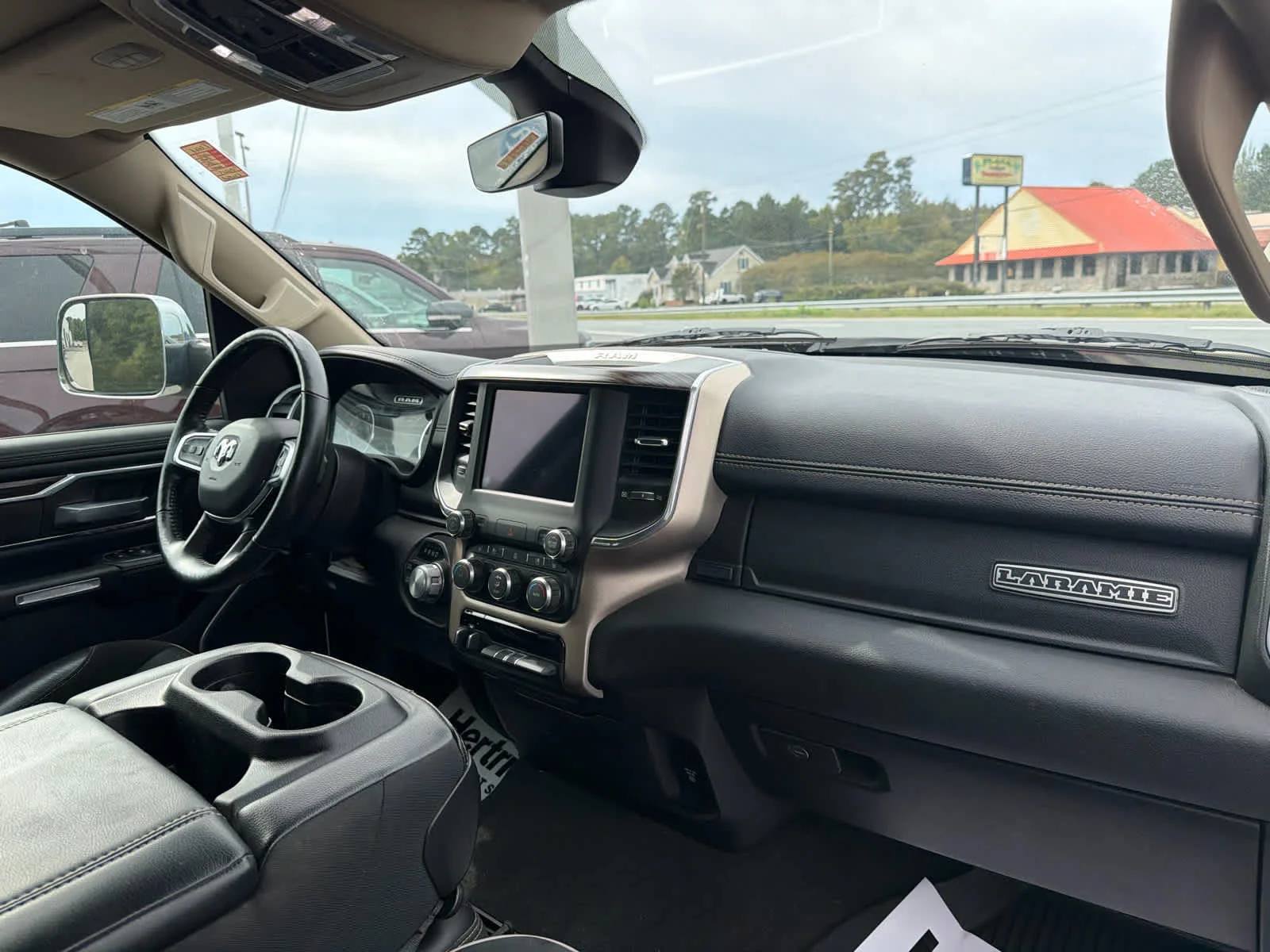 Used 2020 Diamond Black Crystal Pearlcoat Ram Laramie image 24