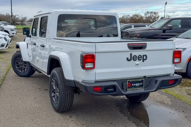 New 2026 Bright White Clear-Coat Exterior Paint Jeep Sport S image 10