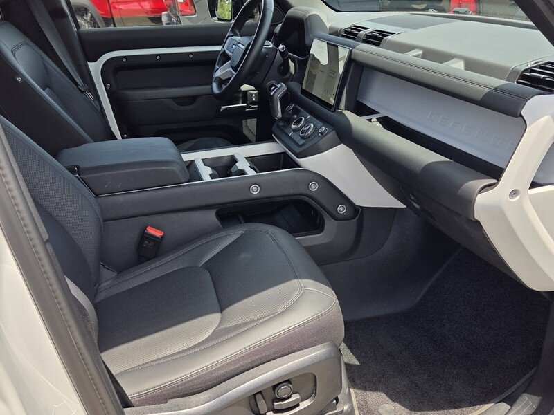 Used 2025 Fuji White LAND ROVER 110 P300 S image 15