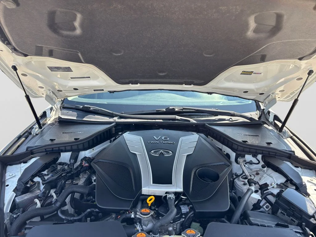 Used 2017 White INFINITI 3.0t Premium image 18