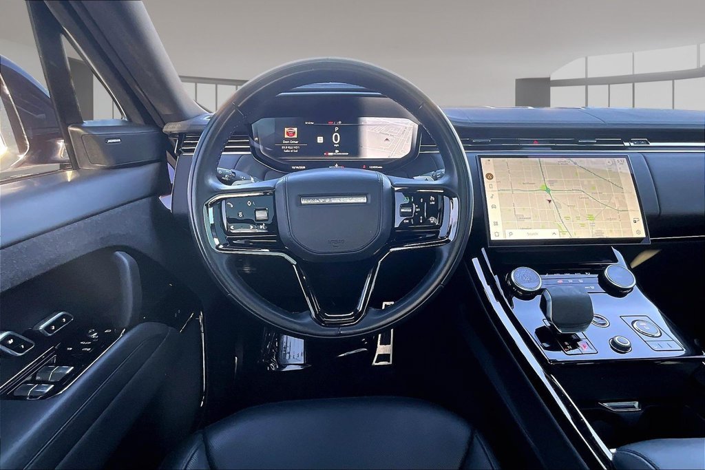 Certified Used 2023 Santorini Black Land Rover SE Dynamic image 8