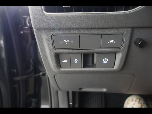 Used 2021 Black Hyundai SEL Plus image 28