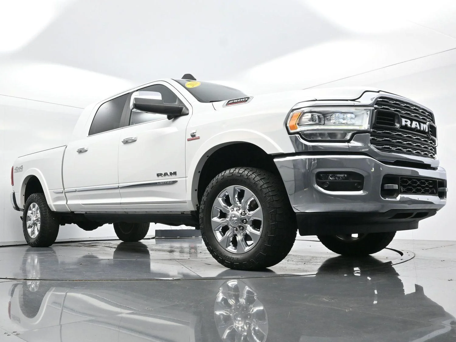 Used 2020 Bright White Clearcoat Ram Limited image 41