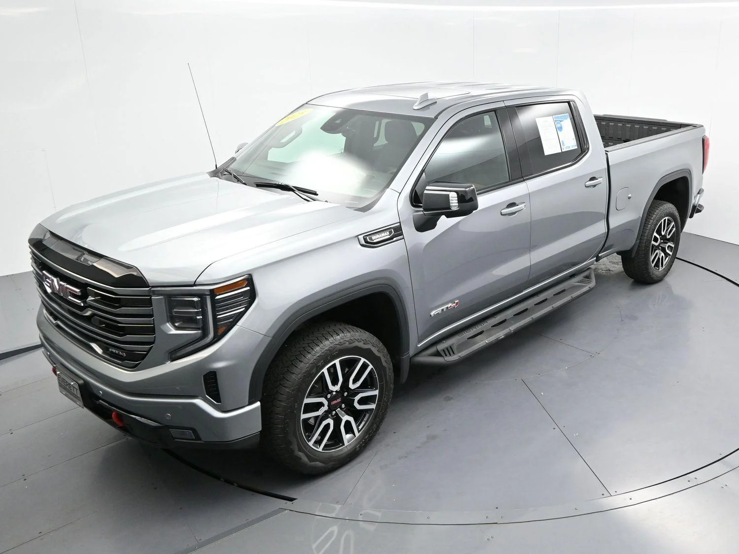 Used 2025 Sterling Metallic GMC AT4 image 41