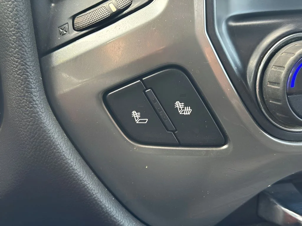 Used 2018 White Chevrolet LT image 12