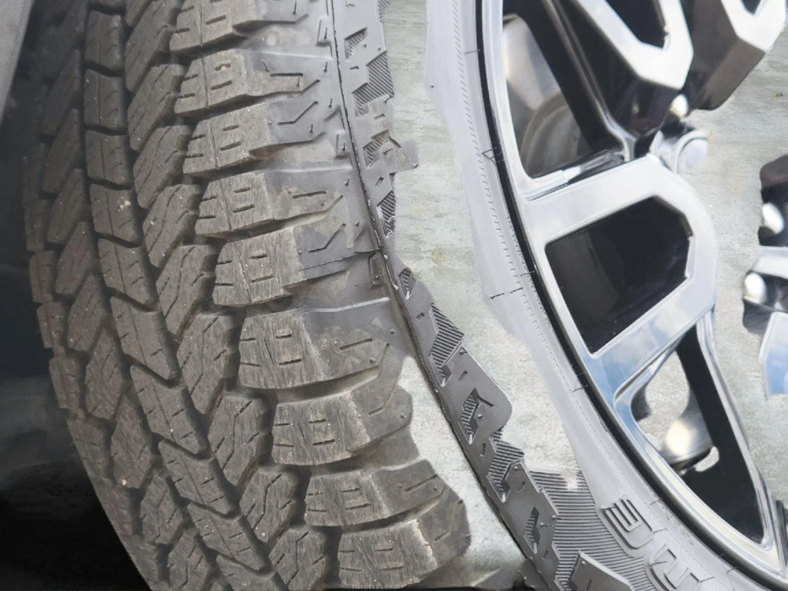 Used 2021 Summit White GMC Elevation image 20