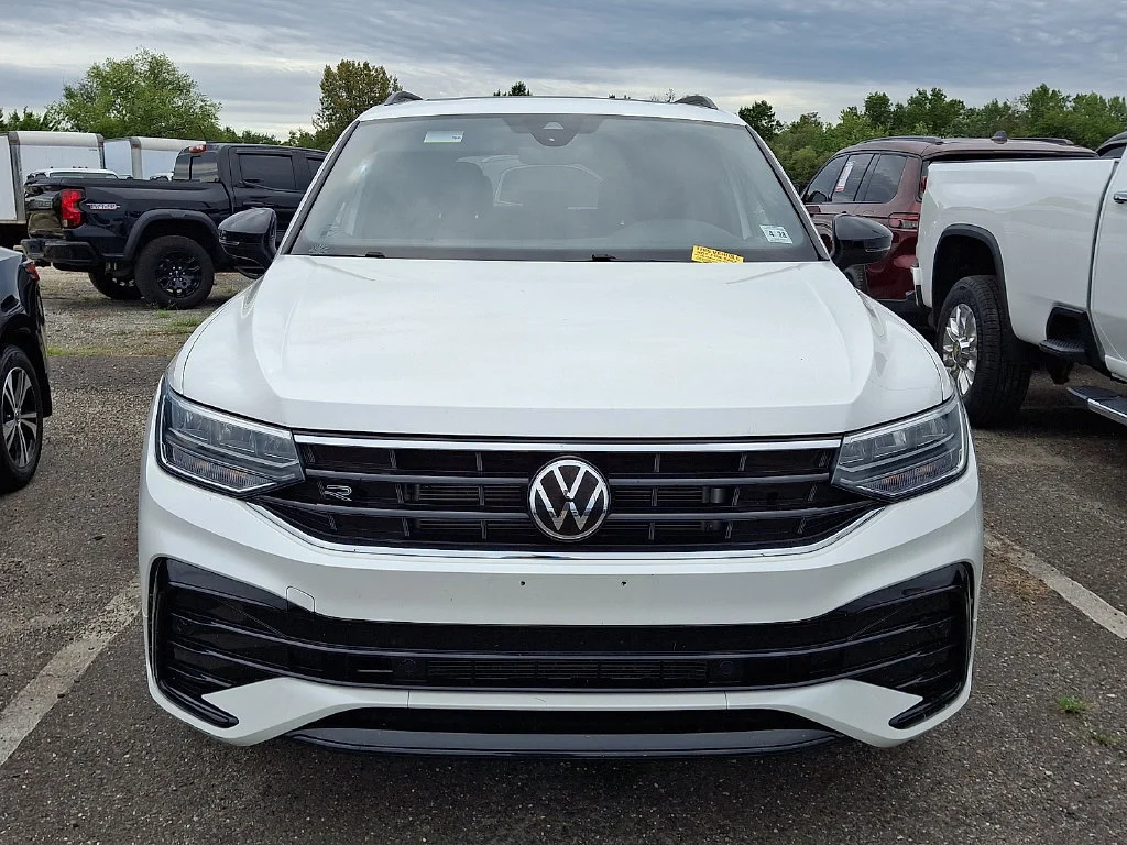Used 2023 White Volkswagen 2.0T SE R-Line Black image 2