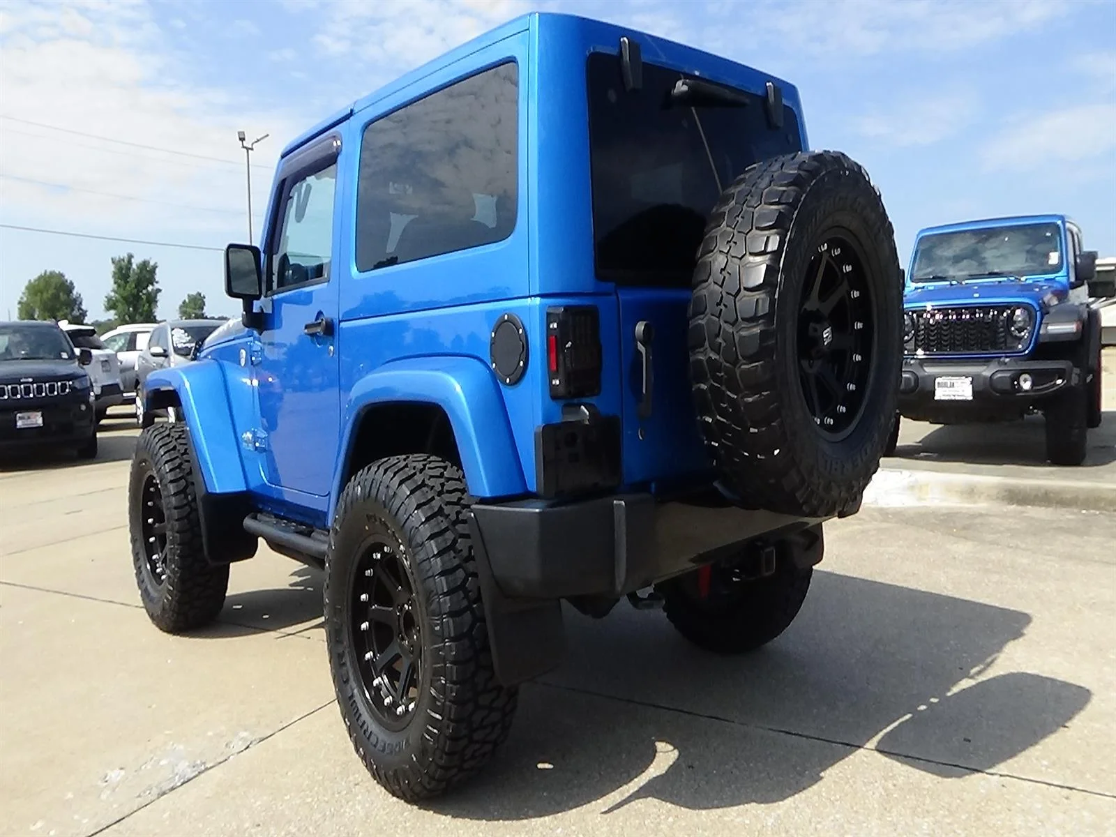 Used 2014 Hydro Blue Pearl Coat Jeep Polar Edition image 8