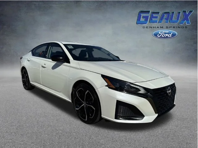Used 2025 White Nissan 2.5 SR image 1