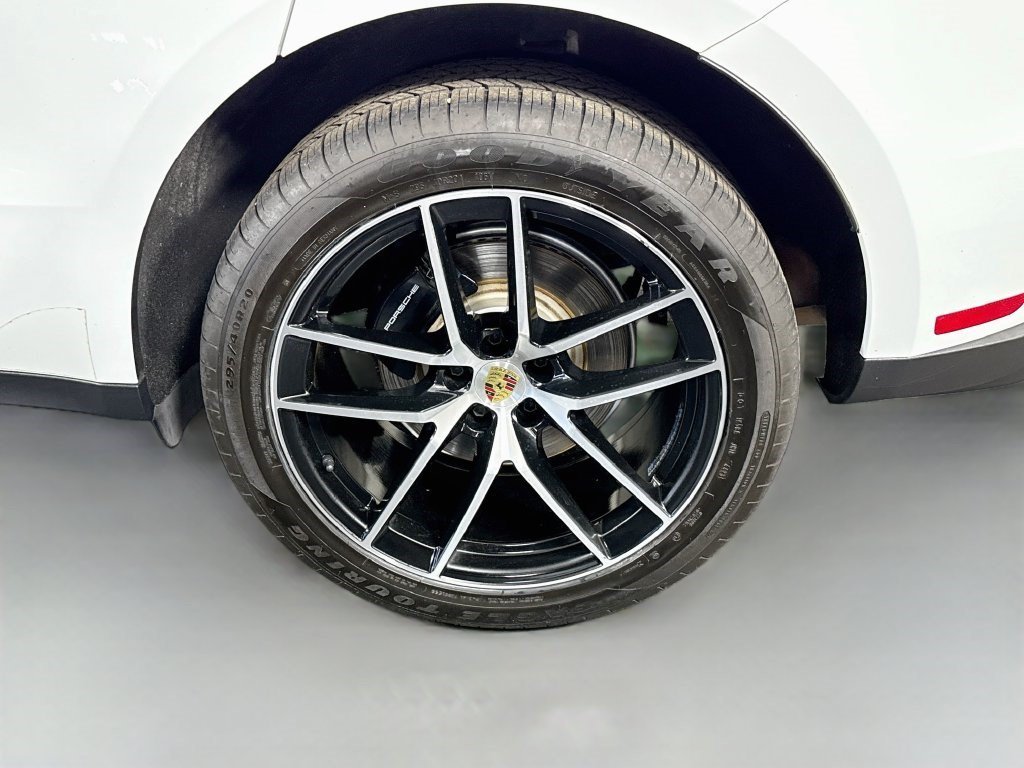 Used 2024 White Porsche Base image 33