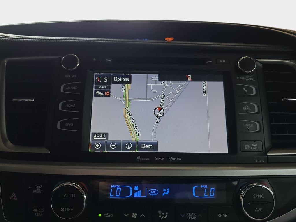 Used 2019 White Toyota XLE image 25