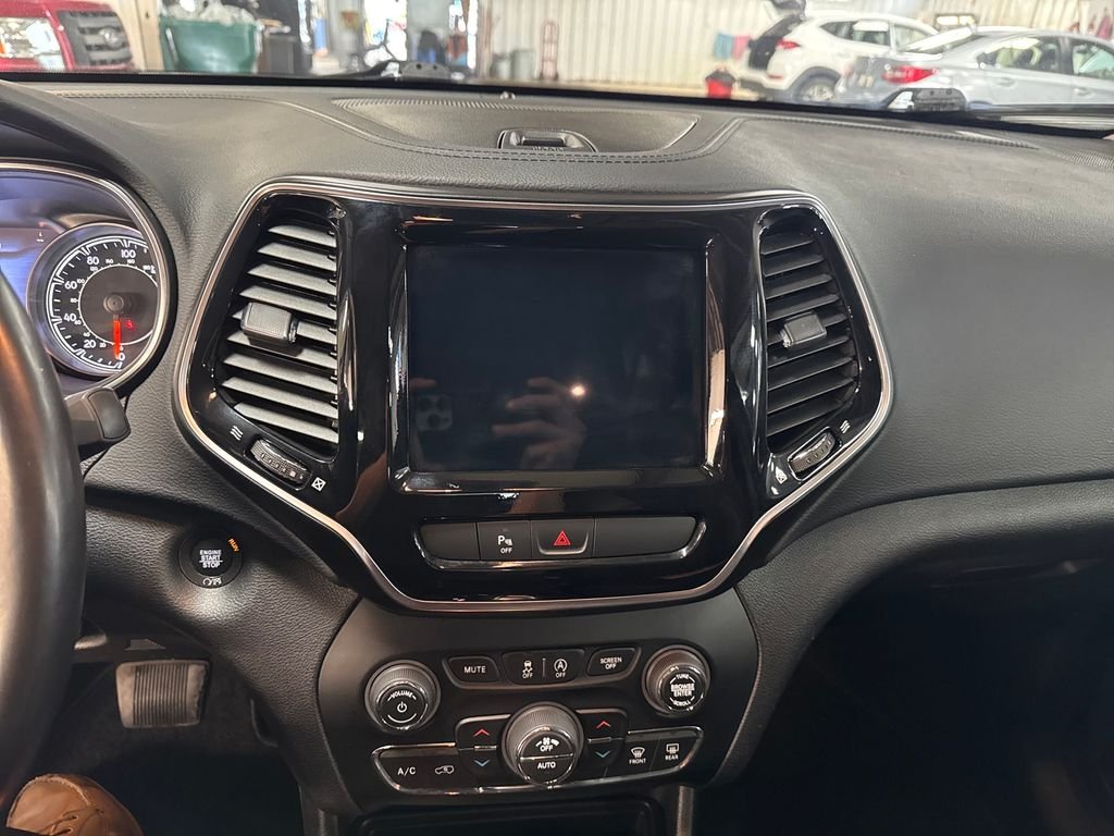 Used 2020 Gray Jeep Limited image 19