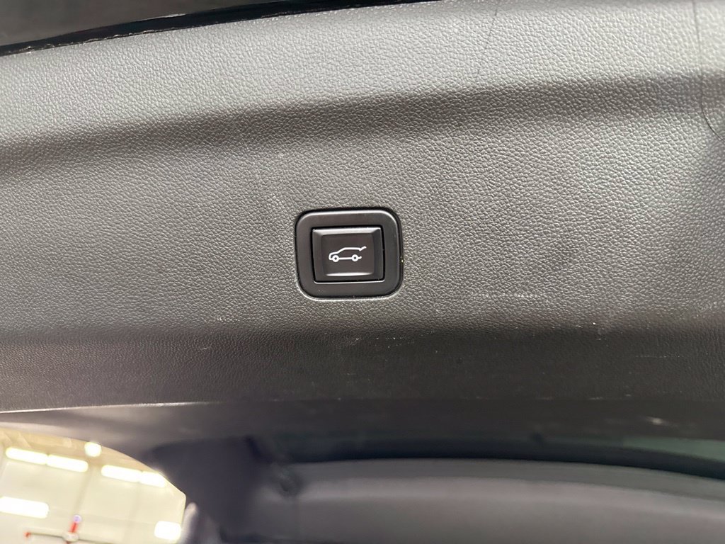 Used 2022 Black GMC Denali image 14