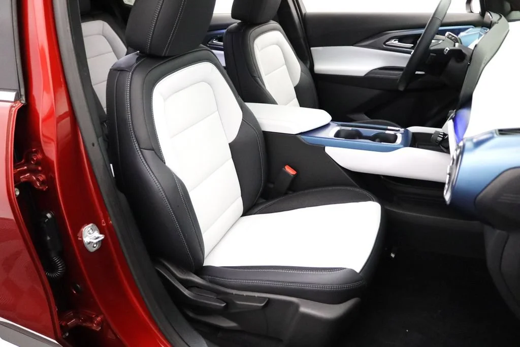 Used 2025 Radiant Red Tintcoat Chevrolet LT image 18