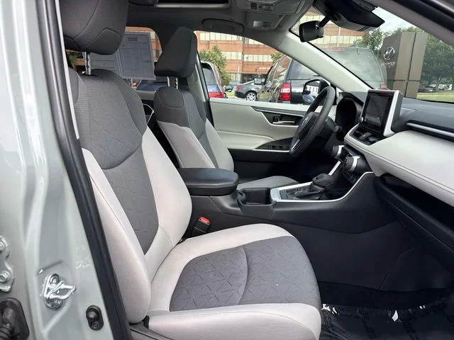Used 2023  Toyota XLE image 16