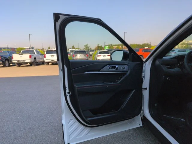 New 2026 Star White Metallic Tri-Coat Ford ST image 10