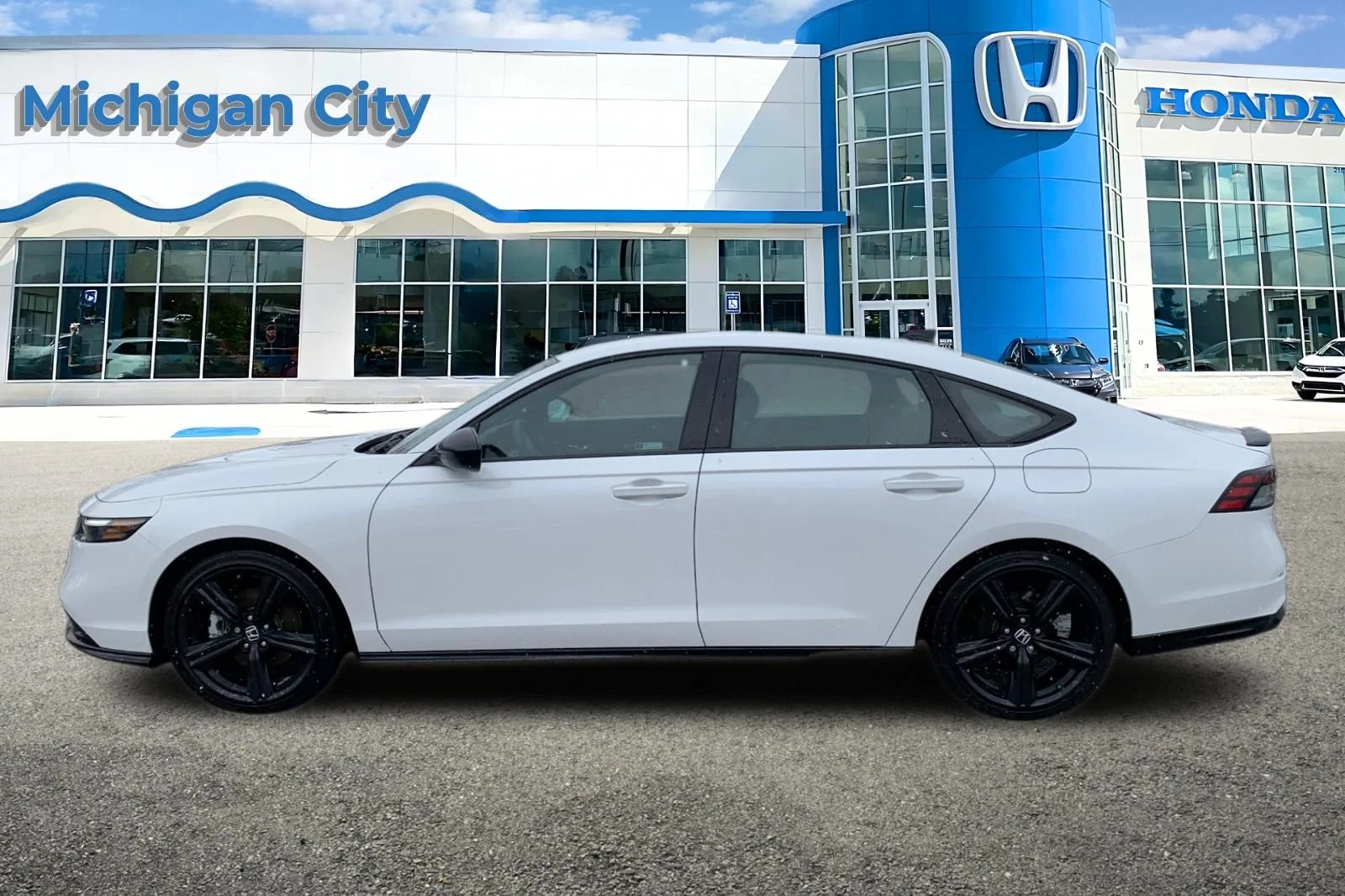 Used 2025  Honda Sport-L image 2