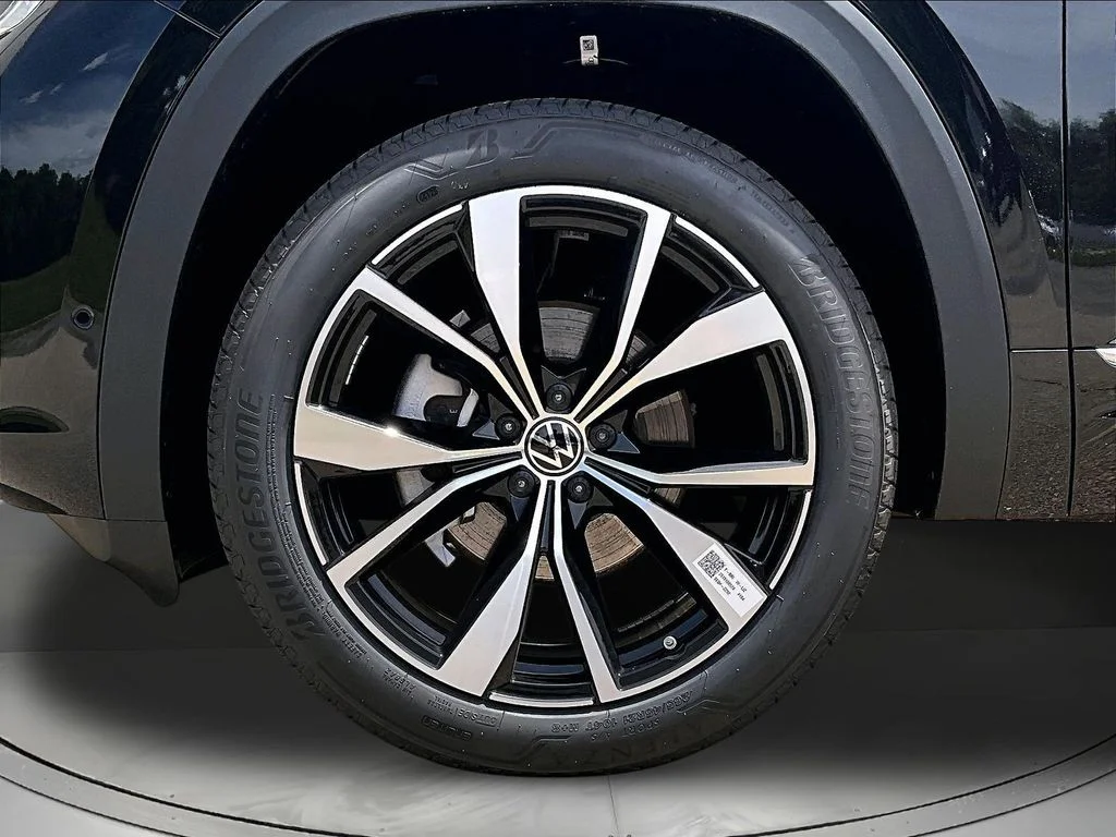 New 2026 Black Volkswagen 2.0T SEL Premium R-Line image 31