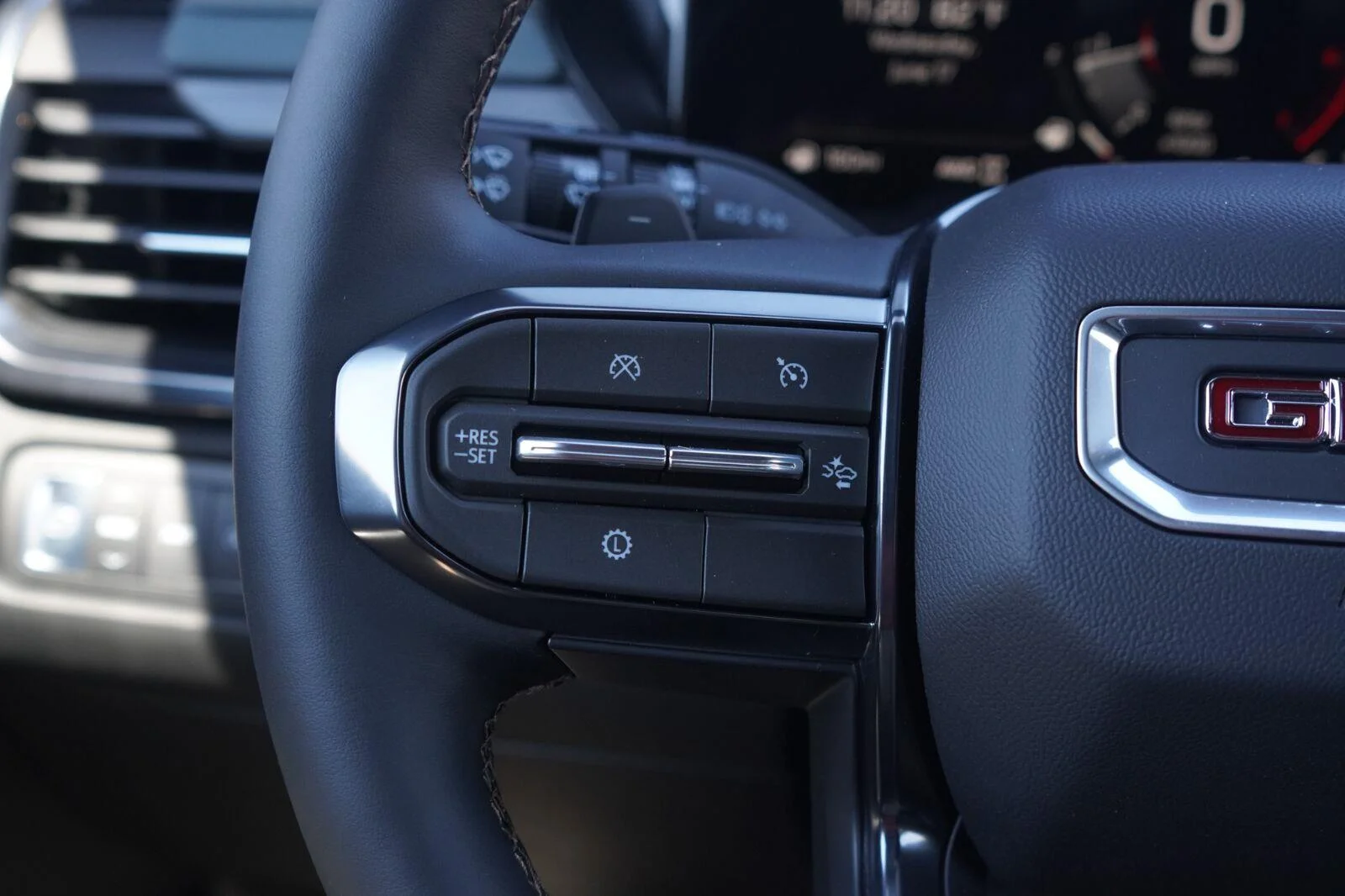 2026 GMC Acadia AT4 - Photo 15