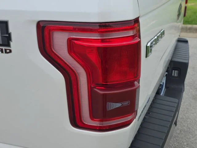 Used 2016 White Ford Lariat image 35