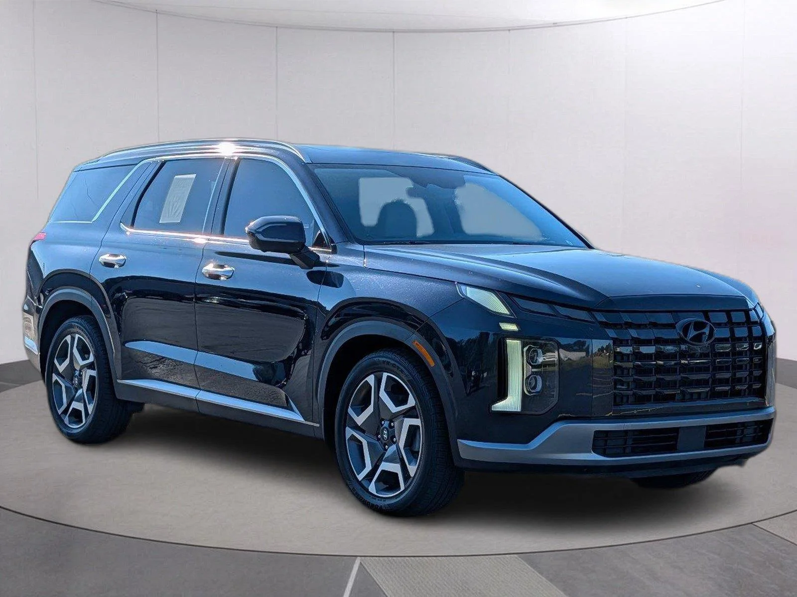 Used 2024 Moonlight Cloud Hyundai Limited image 7