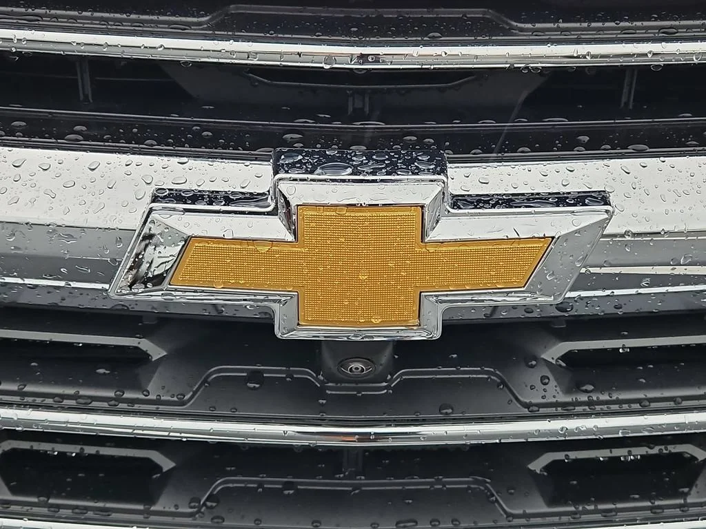 New 2026 Summit White Chevrolet LT image 23