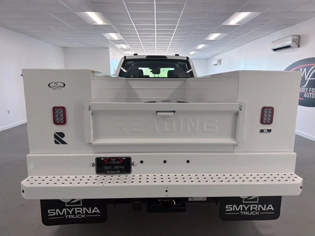 New 2027 Oxford White Ford F-550® XL image 8