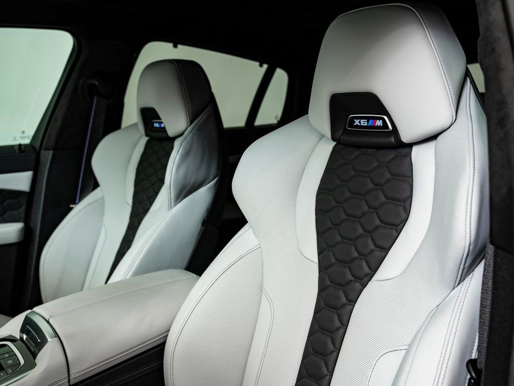 Used 2025 Marina Bay Blue Metallic BMW  image 23