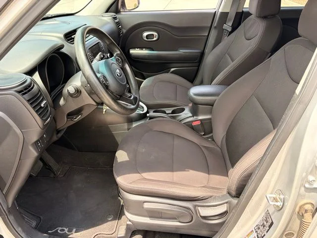 Used 2018 Silver Kia Base image 8