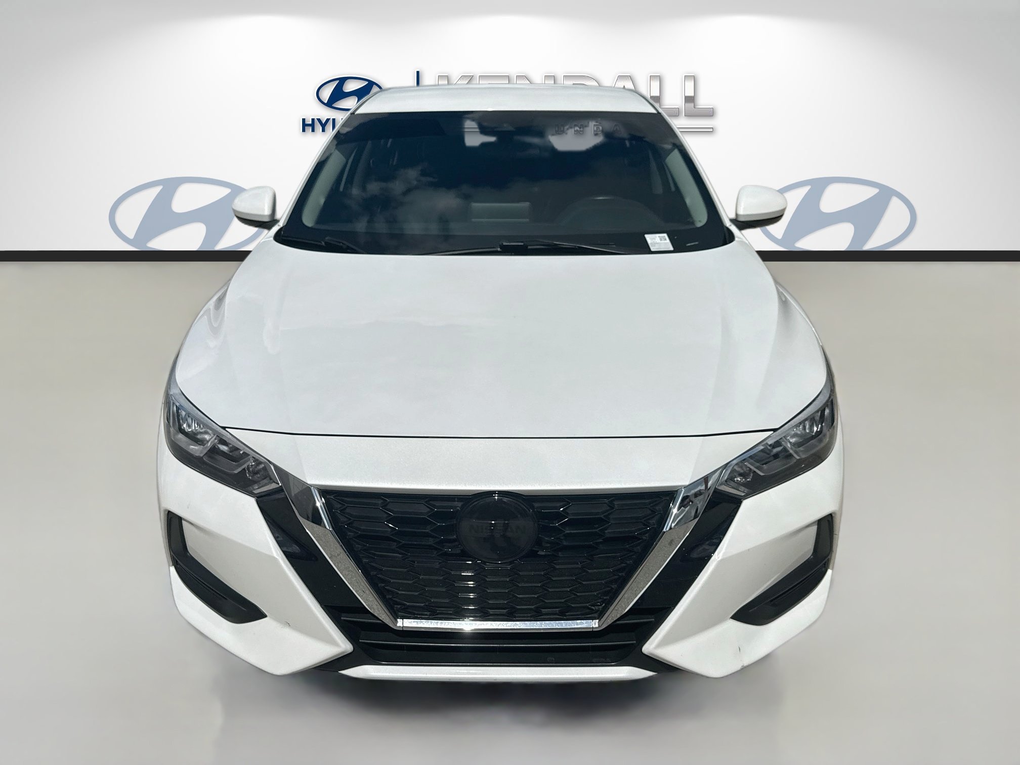 Used 2022 Aspen White TriCoat Pearl Nissan SV image 2