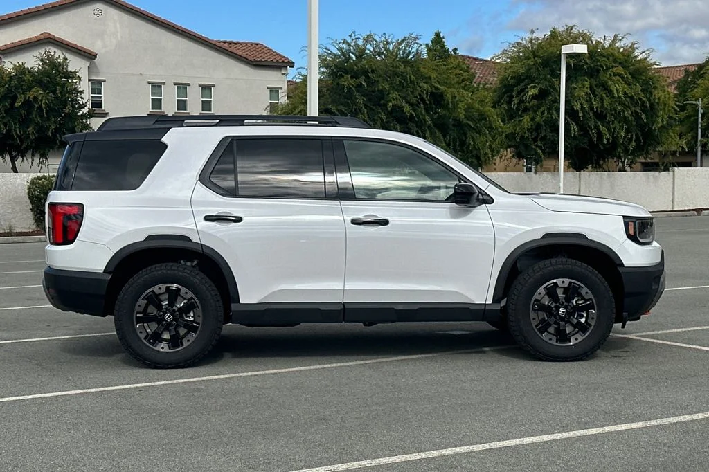 New 2026 Platinum White Pearl Honda TrailSport Elite image 3