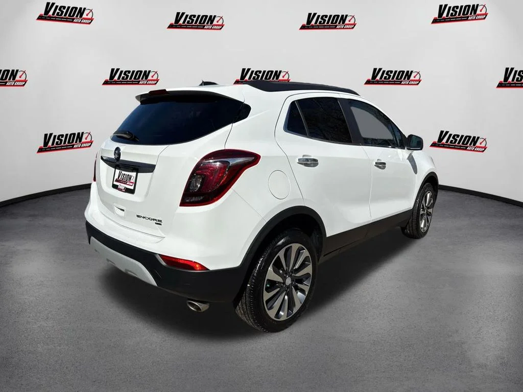 Used 2022 White Buick Preferred image 5