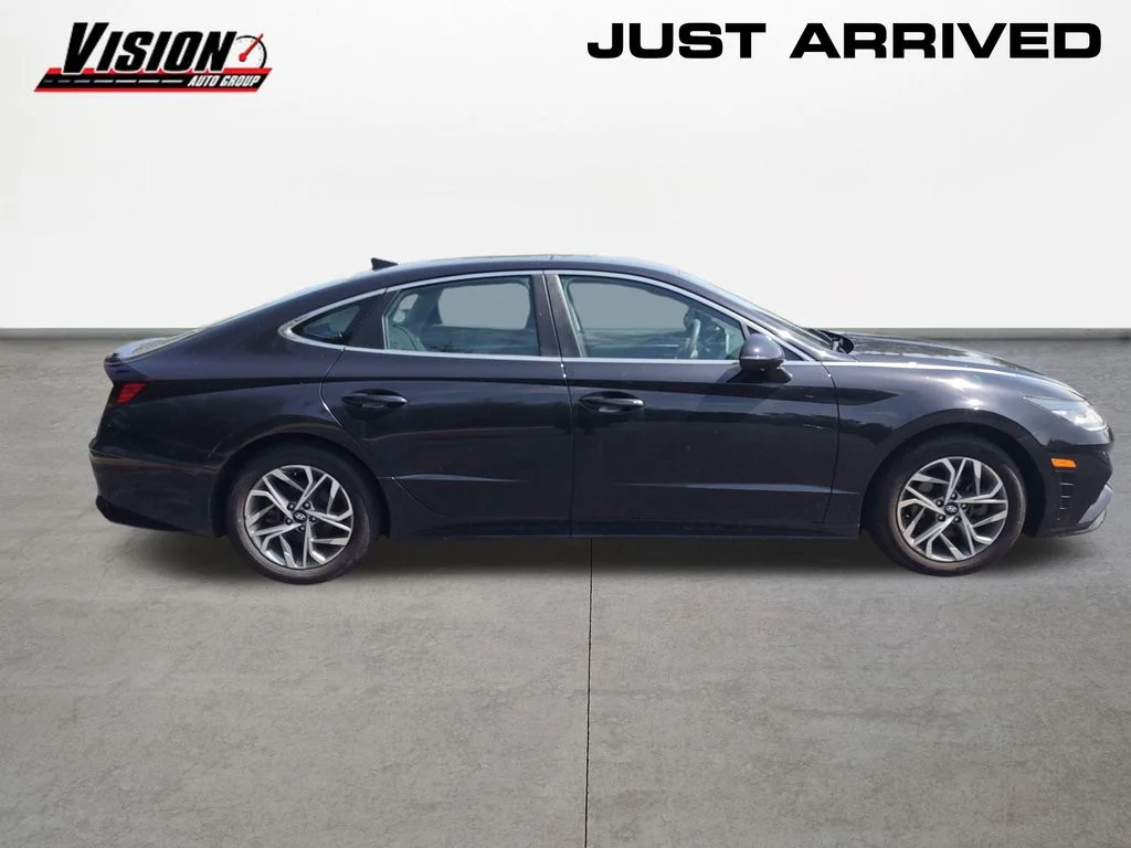 Certified Used 2023 Blue Hyundai SEL image 6